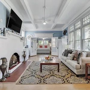 Drayton Place 1a Apartment