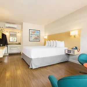3* Otel The Thunderbird